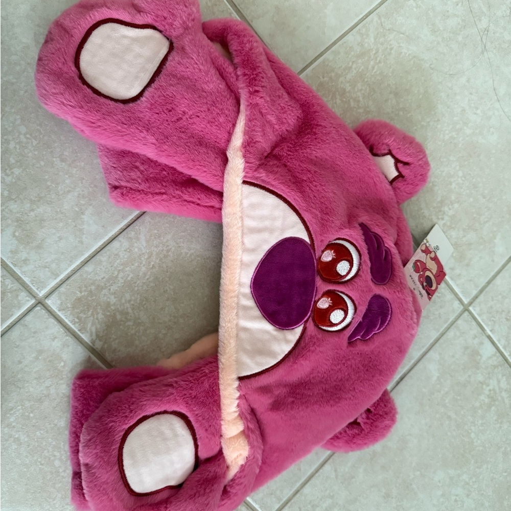 Lotso bear cap with paws